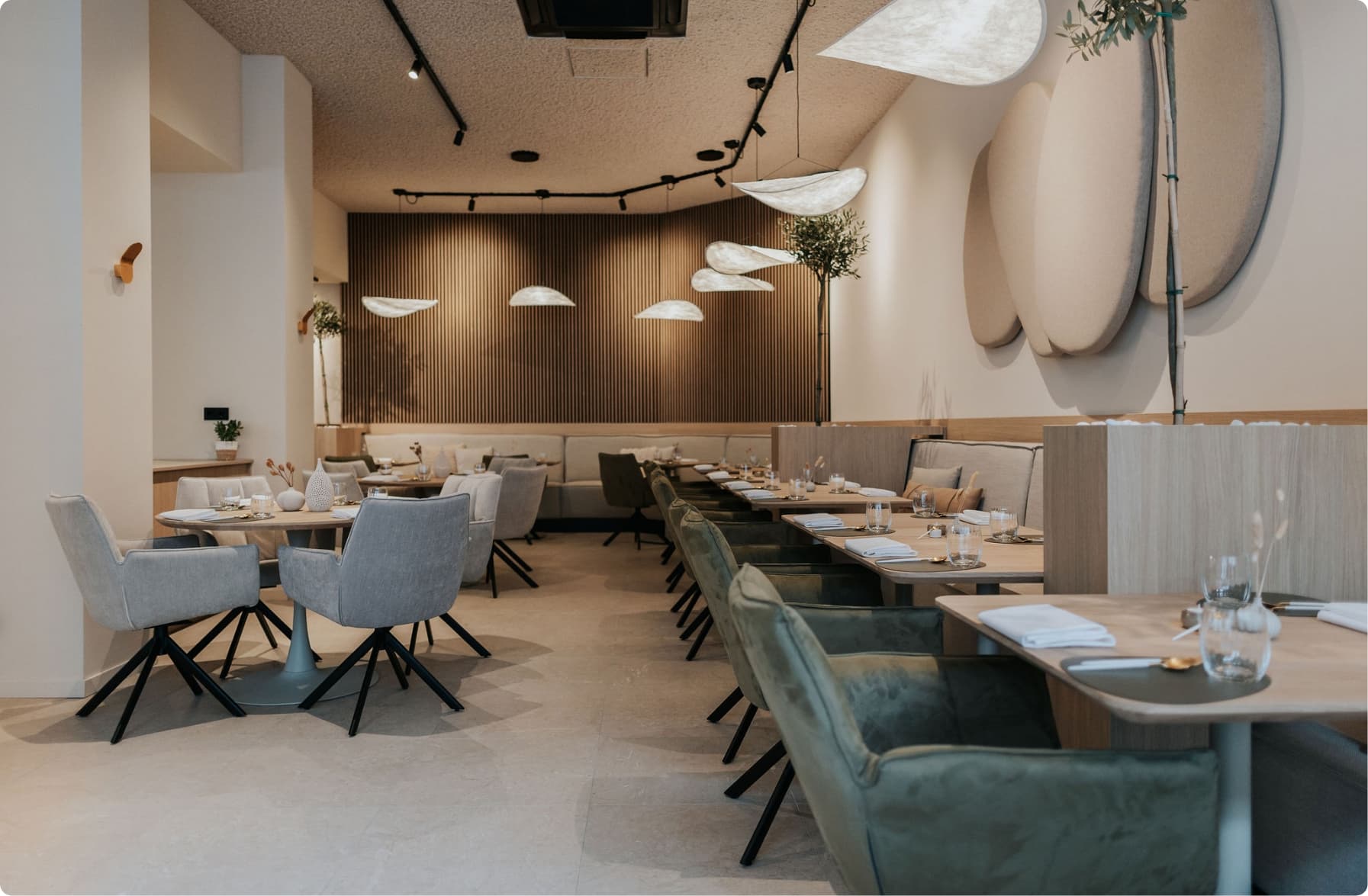 Akoestisch plafond door Keistad Schilderwerken